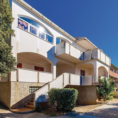 Lovely Apartment In Mandre With Wifi Kültér fotó