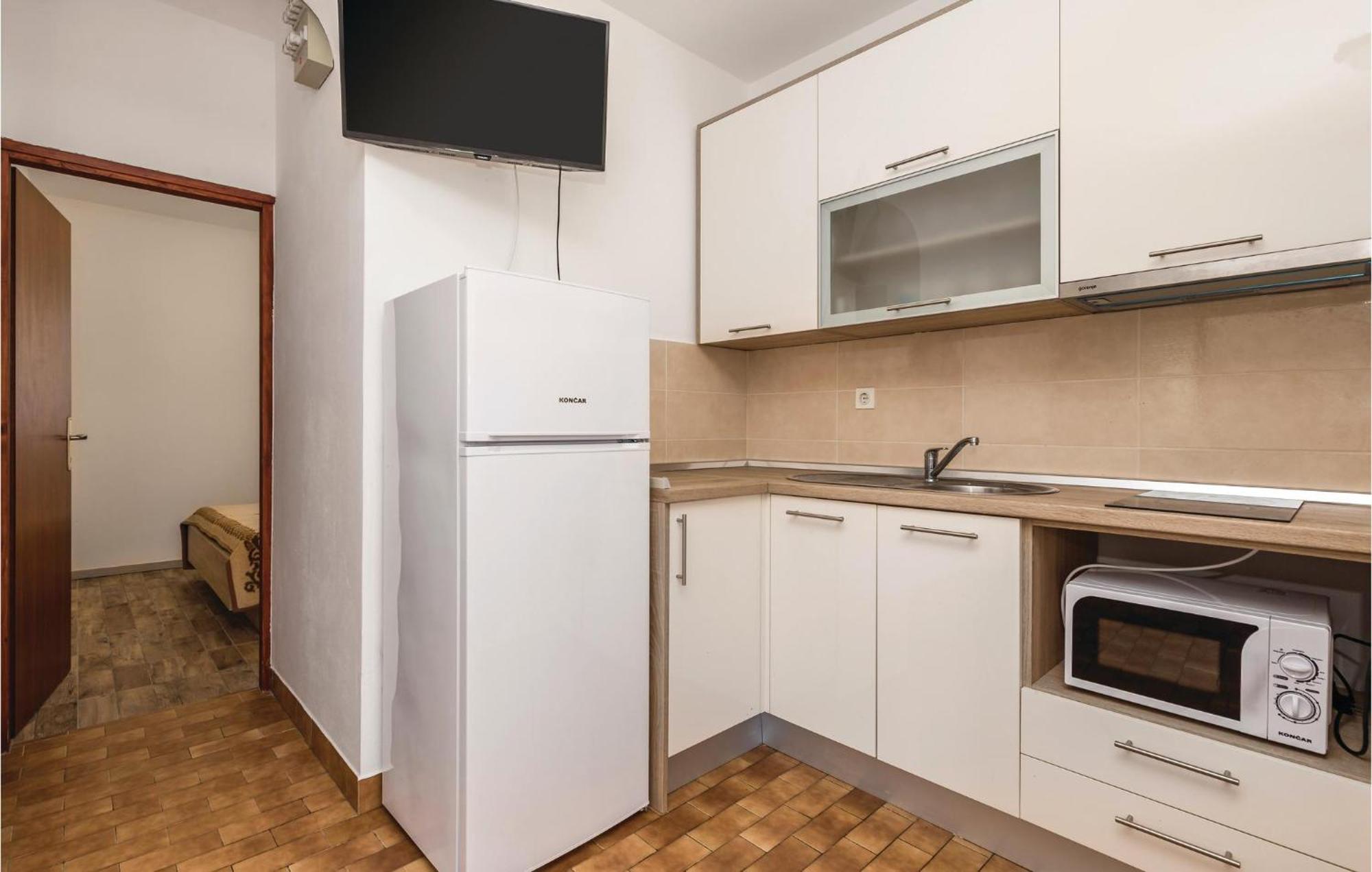 Lovely Apartment In Mandre With Wifi Kültér fotó